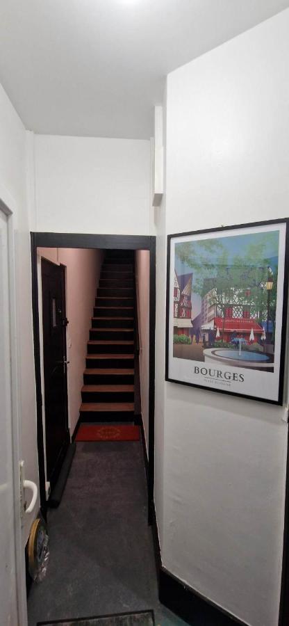Capucine Apartment Bourges Bagian luar foto